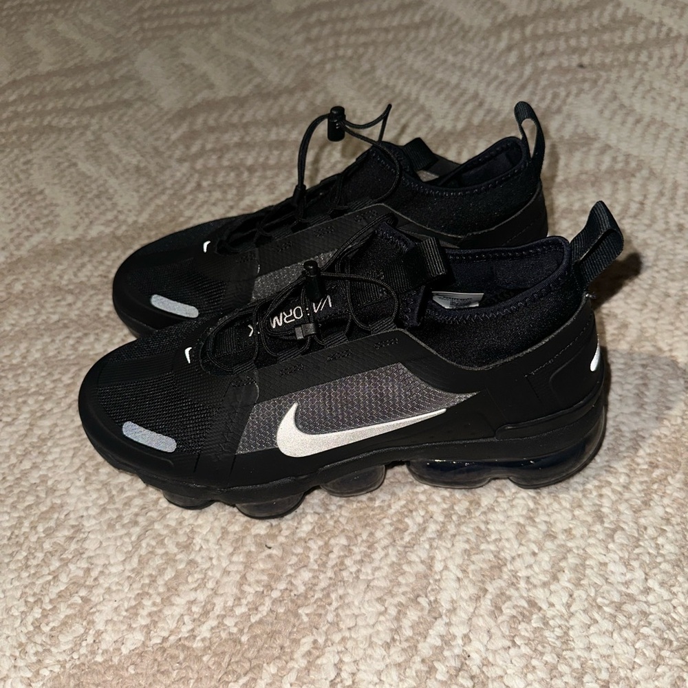 Nike Black Sneakers